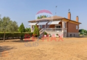 Chalet independiente con terreno en venta en la España, Trigueros del Valle, ref: TR326313 foto