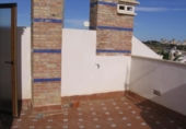 Дом с участком на продажу в городе Orihuela Фото