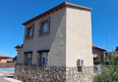 Chalet independiente con terreno en venta en la España, Maello, ref: TR413259 foto