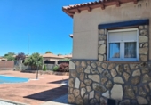 Chalet independiente con terreno en venta en la España, Maello, ref: TR413259 foto
