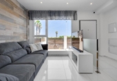 Casa de pueblo en venta en la España, Torrevieja, ref: TR413311 foto