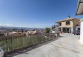 Chalet independiente con terreno en venta en la España, Monachil, ref: TR412397 foto