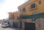 Chalet independiente con terreno en venta en la España, Fuengirola, ref: TR413308 foto