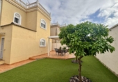 Chalet independiente con terreno en venta en la España, Torrevieja, ref: TR410412 foto