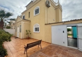 Chalet independiente con terreno en venta en la España, Torrevieja, ref: TR410412 foto