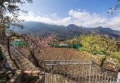 Chalet independiente con terreno en venta en la España, Güéjar Sierra, ref: TR413373 foto