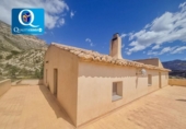 Chalet independiente con terreno en venta en la España, Jijona, ref: TR403754 foto