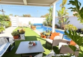 Chalet independiente con terreno en venta en la España, Torrevieja, ref: TR413399 foto