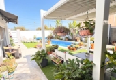 Chalet independiente con terreno en venta en la España, Torrevieja, ref: TR413399 foto