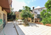 Дом с участком на продажу в городе Barberà del Vallès Фото