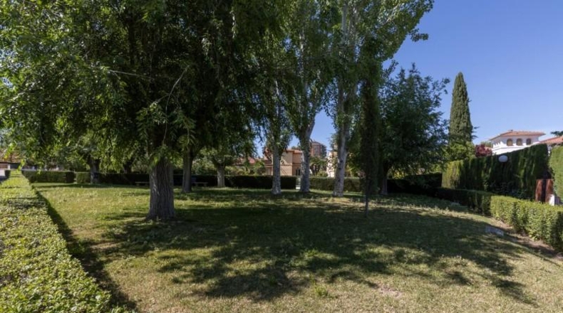 Granada - Albolote - 345m2