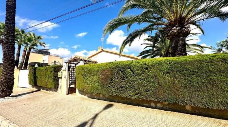 Alicante - Cabo Roig - 764m2