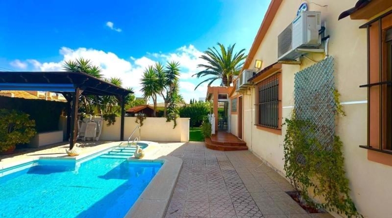 Alicante - Cabo Roig - 764m2