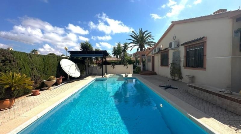 Alicante - Cabo Roig - 764m2