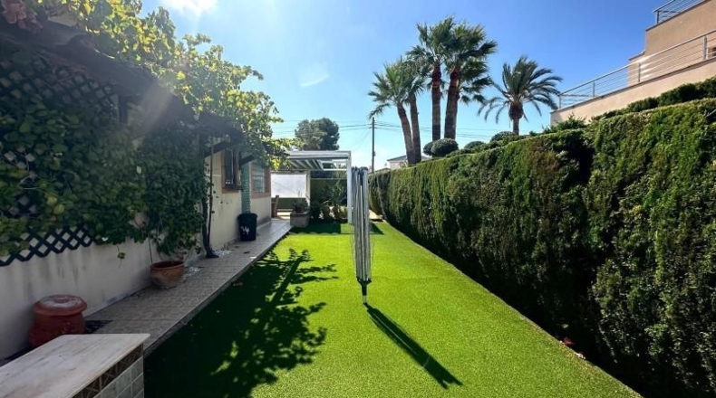 Alicante - Cabo Roig - 764m2