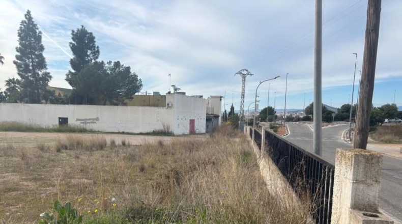 Valencia - Puebla de Vallbona - 6452m2