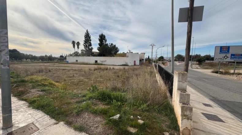 Valencia - Puebla de Vallbona - 6452m2