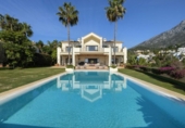Xalet independent amb terreny en venda a la España, Marbella, ref.: TR334988 foto