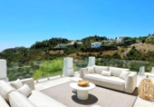Chalet independiente con terreno en venta en la España, Benahavís, ref: TR164132 foto