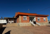 Chalet independiente con terreno en venta en la España, Villamarchante, ref: TR413559 foto