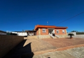 Chalet independiente con terreno en venta en la España, Villamarchante, ref: TR413559 foto