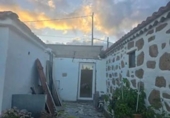 Chalet independiente con terreno en venta en la España, Granadilla de Abona, ref: TR413569 foto