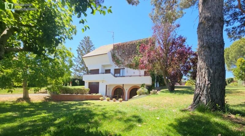 León - León - 1762m2