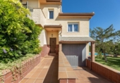 Chalet independiente con terreno en venta en la España, Villa de Otura, ref: TR413604 foto