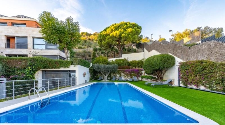 Barcelona - Esplugues de Llobregat - 492m2