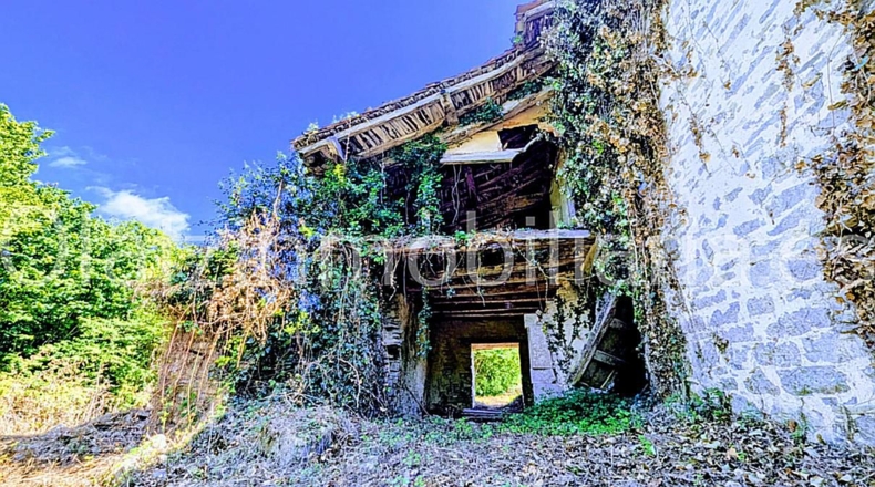 Álava - Respaldiza - 1690m2