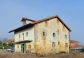 Chalet independiente con terreno en venta en Bárcena de Cicero ref: TR104058 foto
