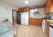 Отдельно стоящий дом с участком на продажу в городе Encinarejo de Córdoba. Фото