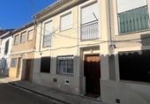 Chalet independiente con terreno en venta en la España, Plasencia, ref: TR413719 foto