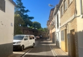 Chalet independiente con terreno en venta en la España, Plasencia, ref: TR413719 foto