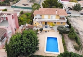 Chalet independiente con terreno en venta en la España, Orihuela, ref: TR413726 foto