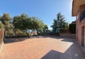 Chalet independiente con terreno en venta en la España, Corbera de Llobregat, ref: TR413729 foto