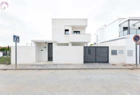La Zubia 300&nbsp;m²