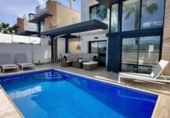 Chalet independiente con terreno en venta en la España, Orihuela, ref: TR413747 foto