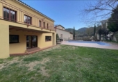 Chalet independiente con terreno en venta en la España, Sant Llorenç de la Muga, ref: TR413745 foto