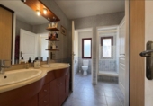 Chalet independiente con terreno en venta en la España, Sant Llorenç de la Muga, ref: TR413745 foto