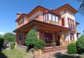 Chalet independiente con terreno en venta en la España, San Andrés del Rabanedo, ref: TR413749 foto