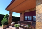 Chalet independiente con terreno en venta en la España, San Andrés del Rabanedo, ref: TR413749 foto