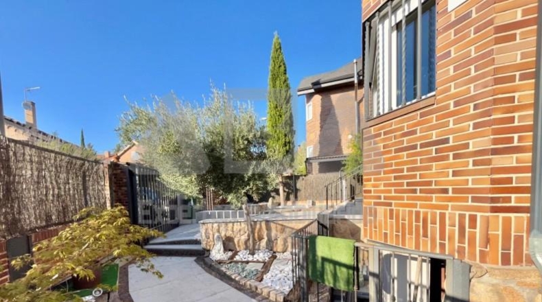 Community of Madrid - Valdemorillo - 1050m2