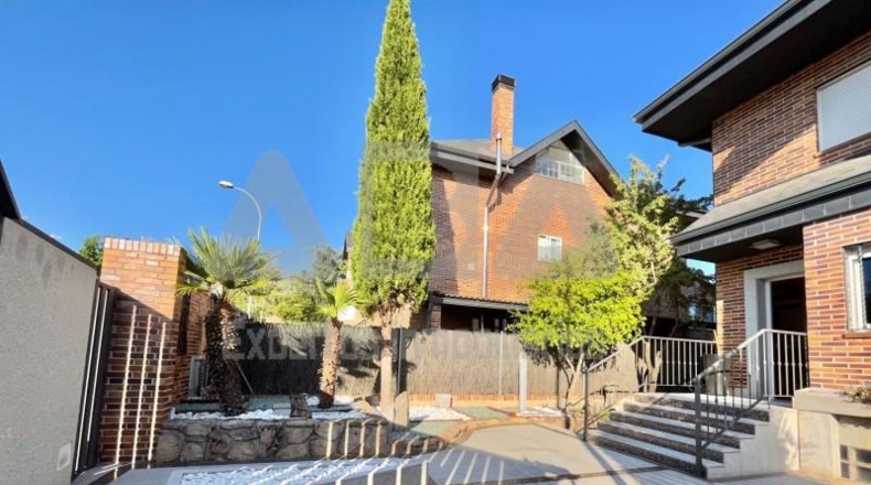 Community of Madrid - Valdemorillo - 1050m2
