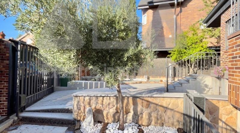 Community of Madrid - Valdemorillo - 1050m2