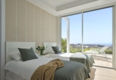 Chalet independiente con terreno en venta en la España, Marbella, ref: TR148517 foto