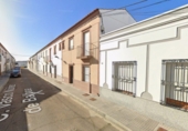 Chalet independiente con terreno en venta en Puebla de la Calzada ref: TR413767 foto