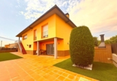 Chalet independiente con terreno en venta en Vilamalla ref: TR413795 foto