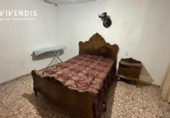 Дом с участком на продажу в городе Zaidín Фото