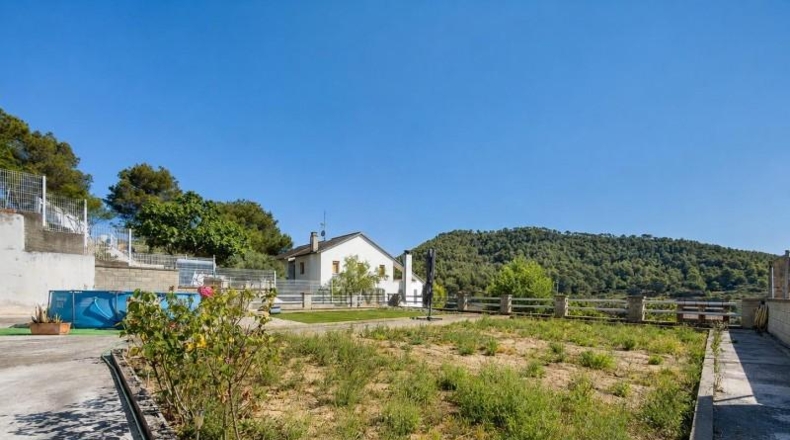 Barcelona - Canyelles - 827m2